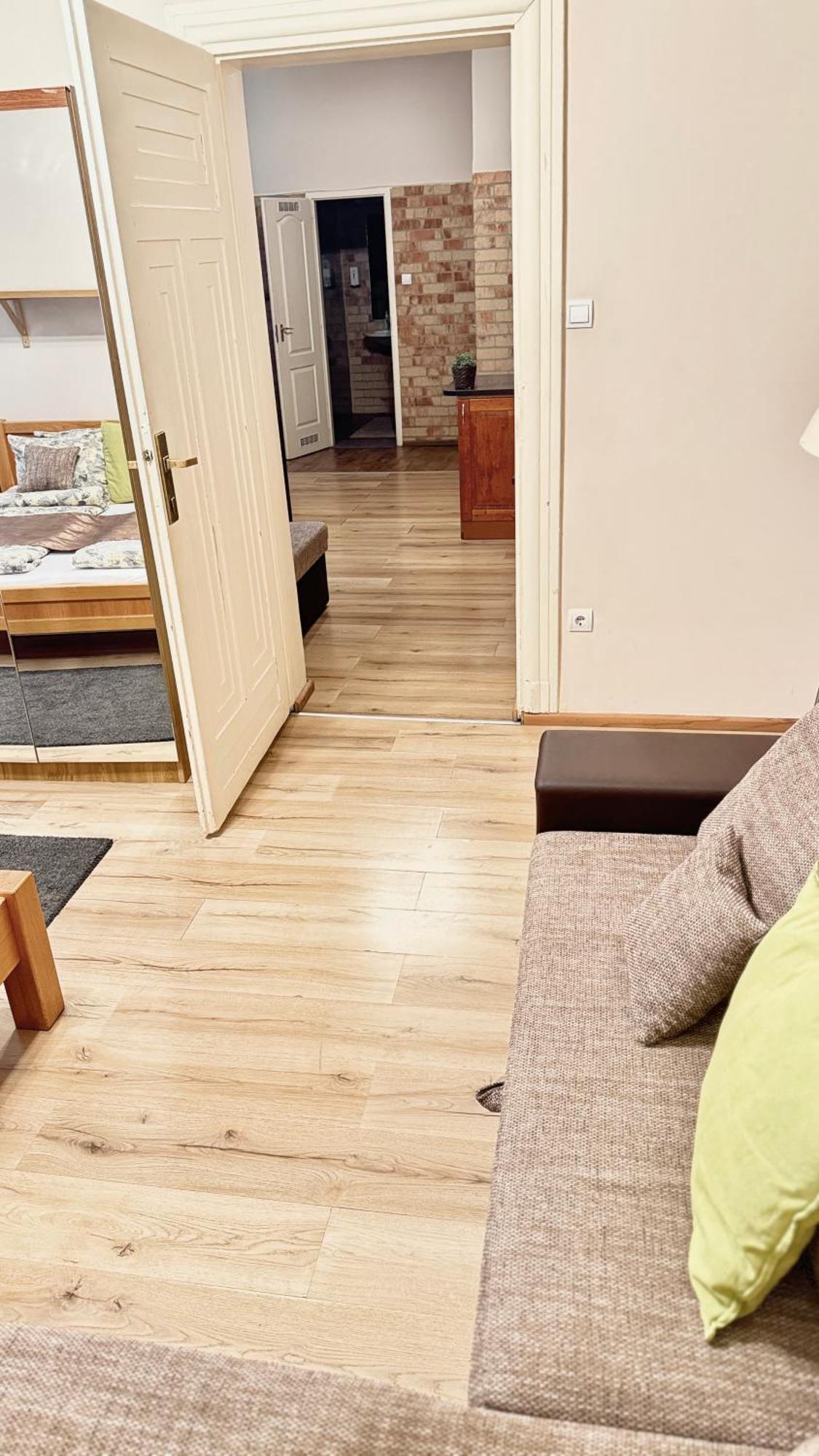 Central Walk Fashionstreet Apartmnts بودابست المظهر الخارجي الصورة